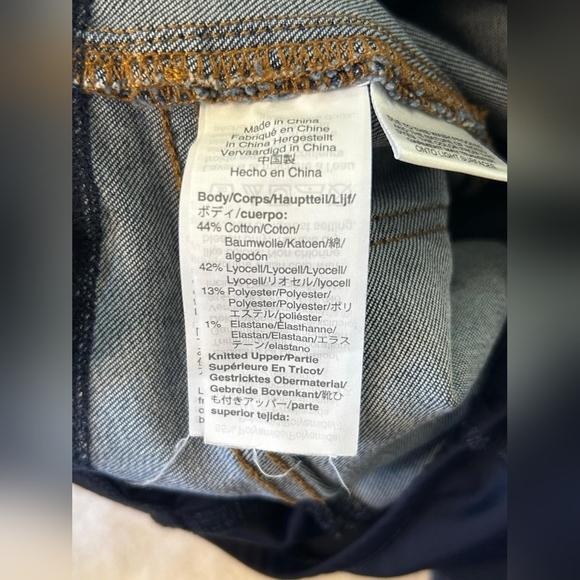 Madewell High-Rise Over-the-Belly Skinny Jeans - Picture 9 of 13